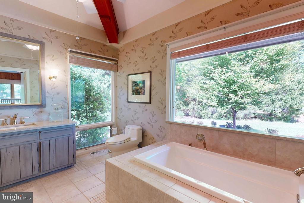 6906 TRAVELERS REST CIRCLE