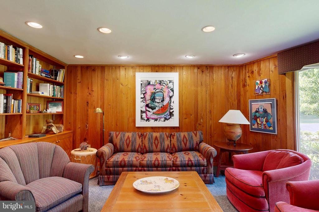 6906 TRAVELERS REST CIRCLE