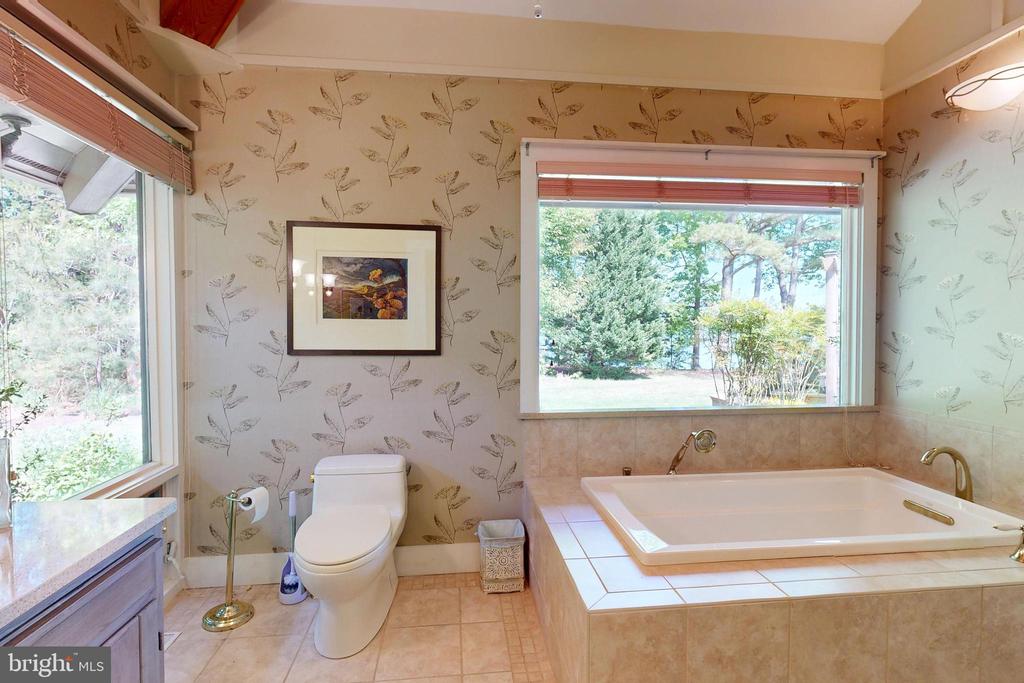 6906 TRAVELERS REST CIRCLE
