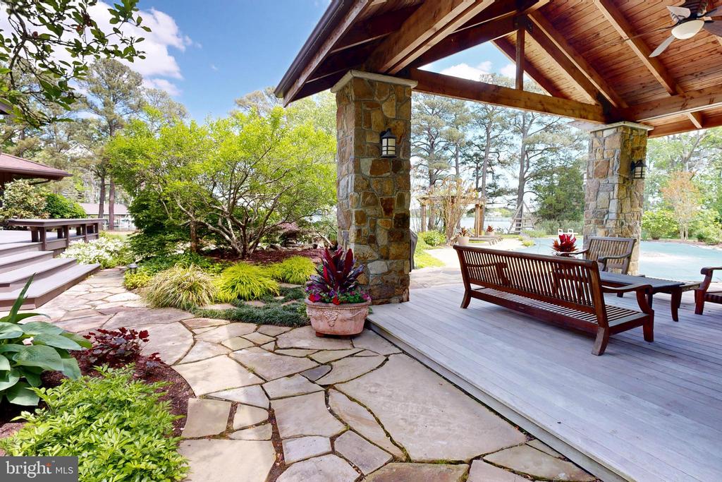6906 TRAVELERS REST CIRCLE
