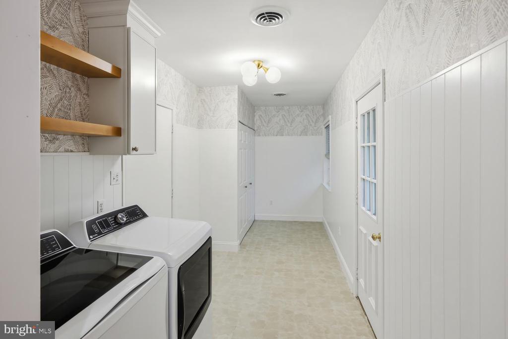 6524 OXFORD ROAD