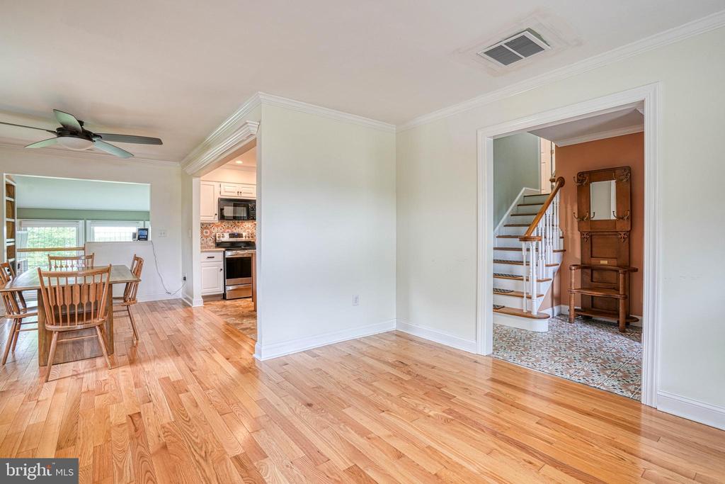 504 BAINBRIDGE PLACE