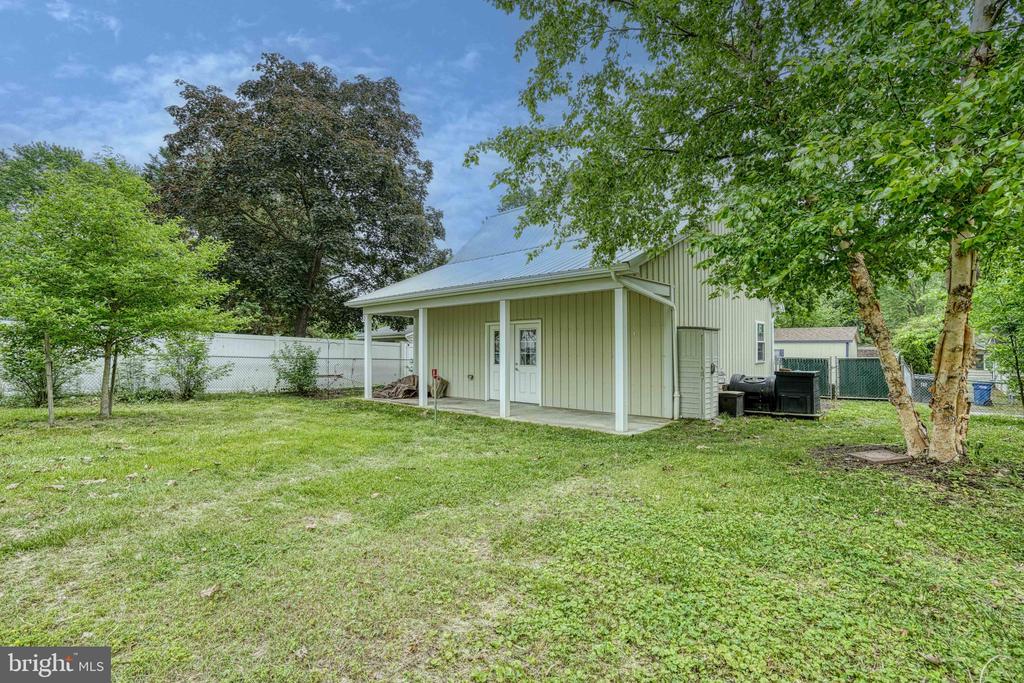 504 BAINBRIDGE PLACE