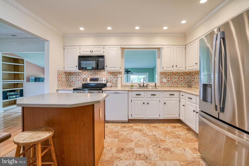 504 BAINBRIDGE PLACE