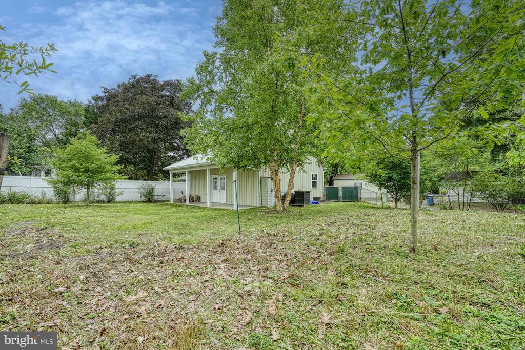 504 BAINBRIDGE PLACE