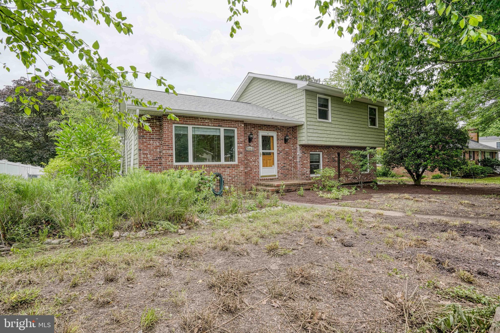 504 BAINBRIDGE PLACE