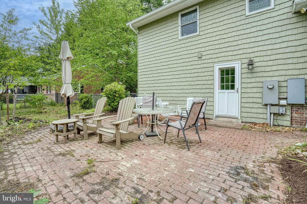 504 BAINBRIDGE PLACE