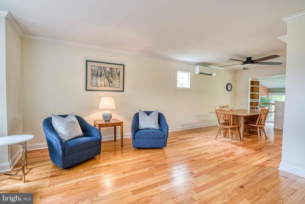 504 BAINBRIDGE PLACE