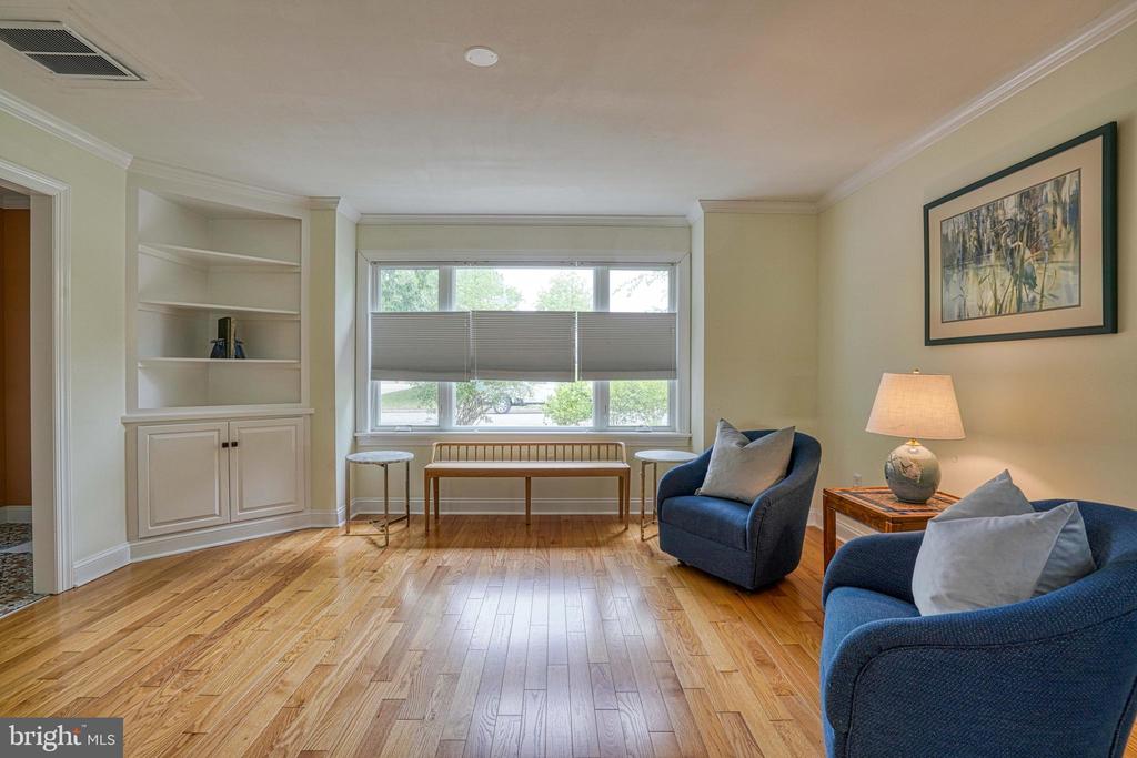 504 BAINBRIDGE PLACE