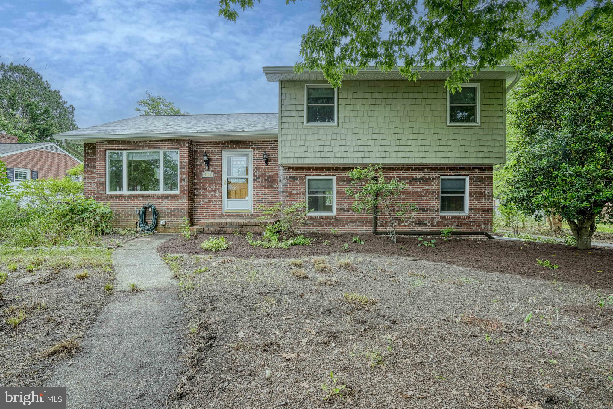 504 BAINBRIDGE PLACE