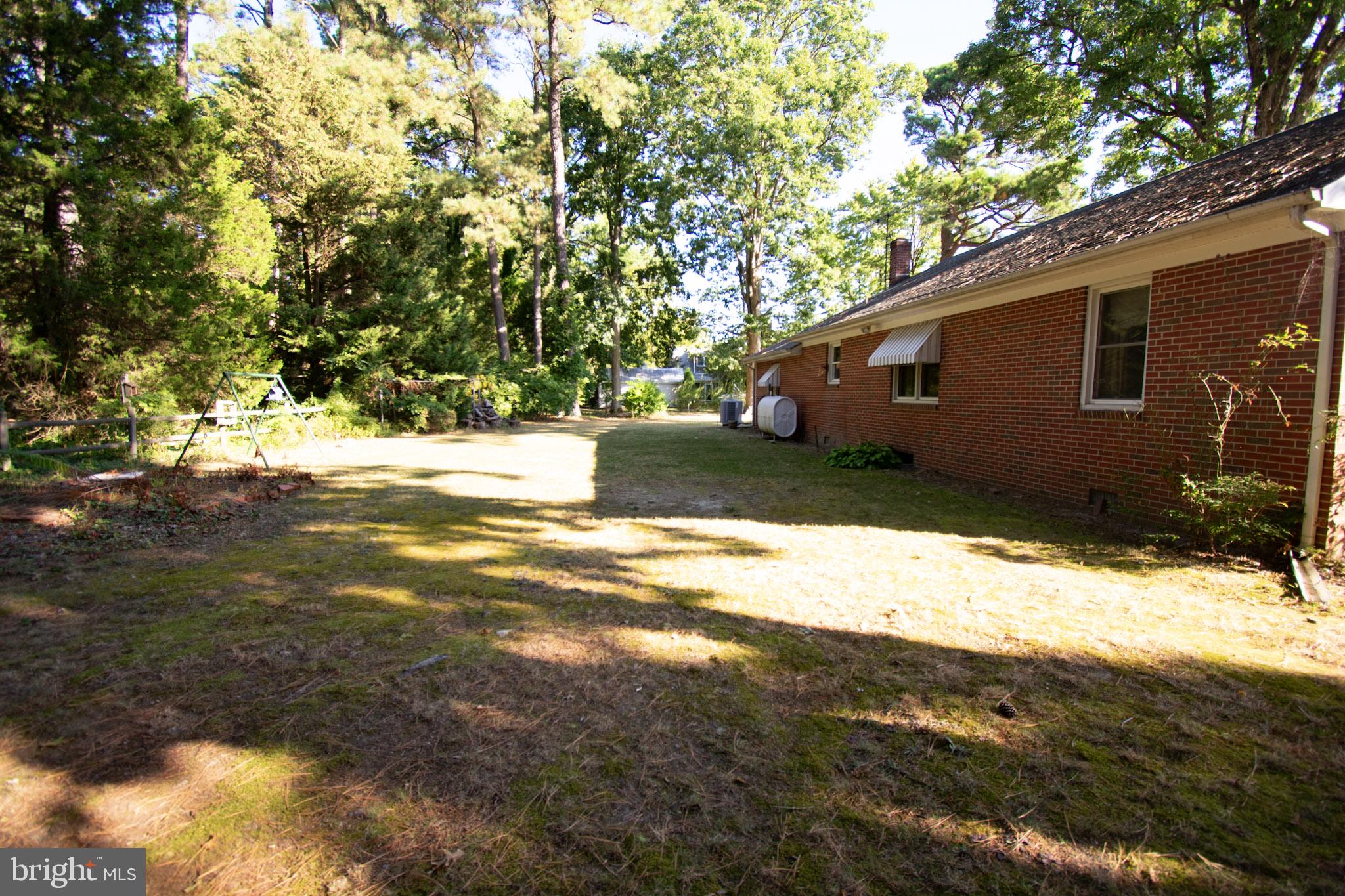 7612 SHERWOOD ROAD