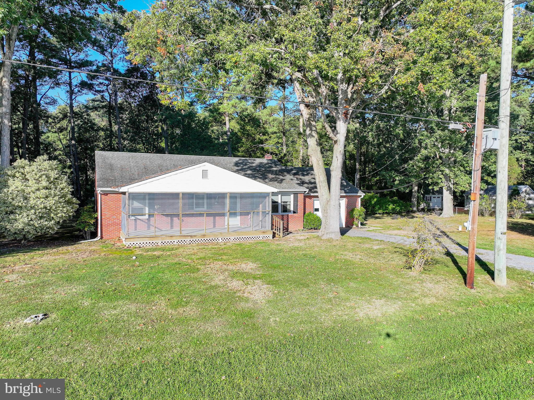 7612 SHERWOOD ROAD