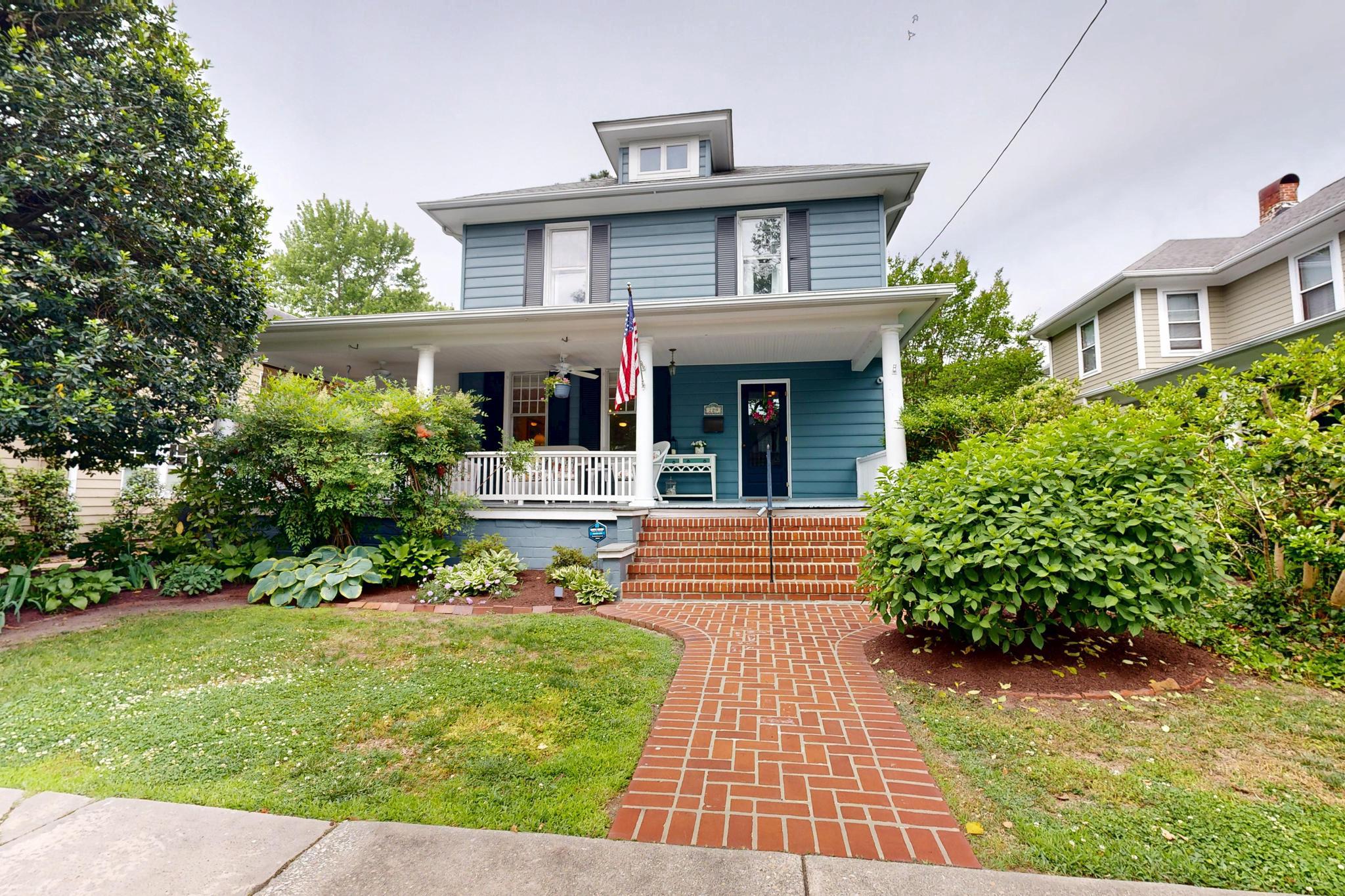 229 S AURORA STREET