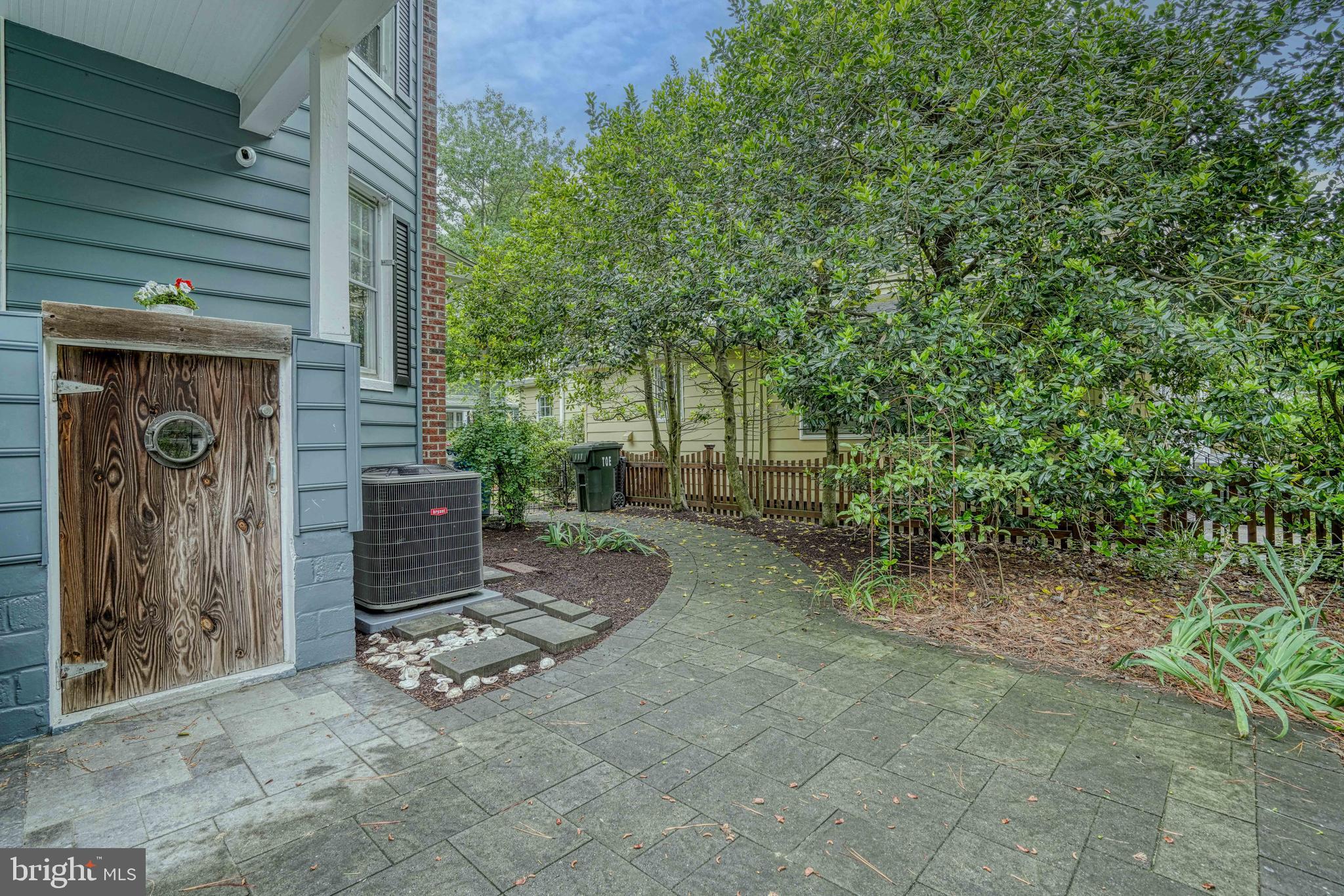 229 S AURORA STREET
