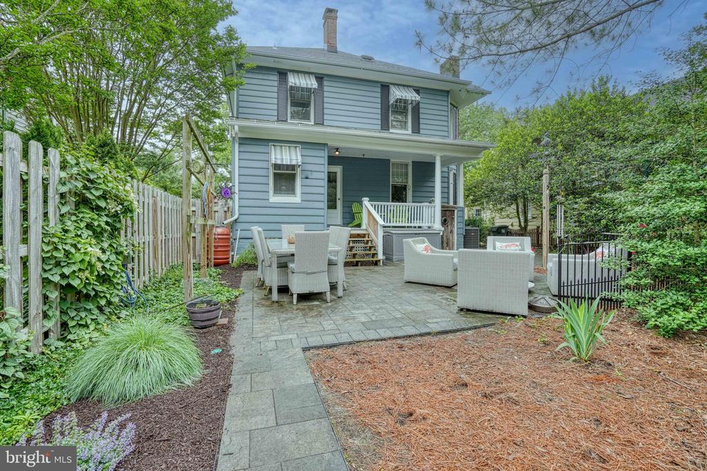 229 S AURORA STREET