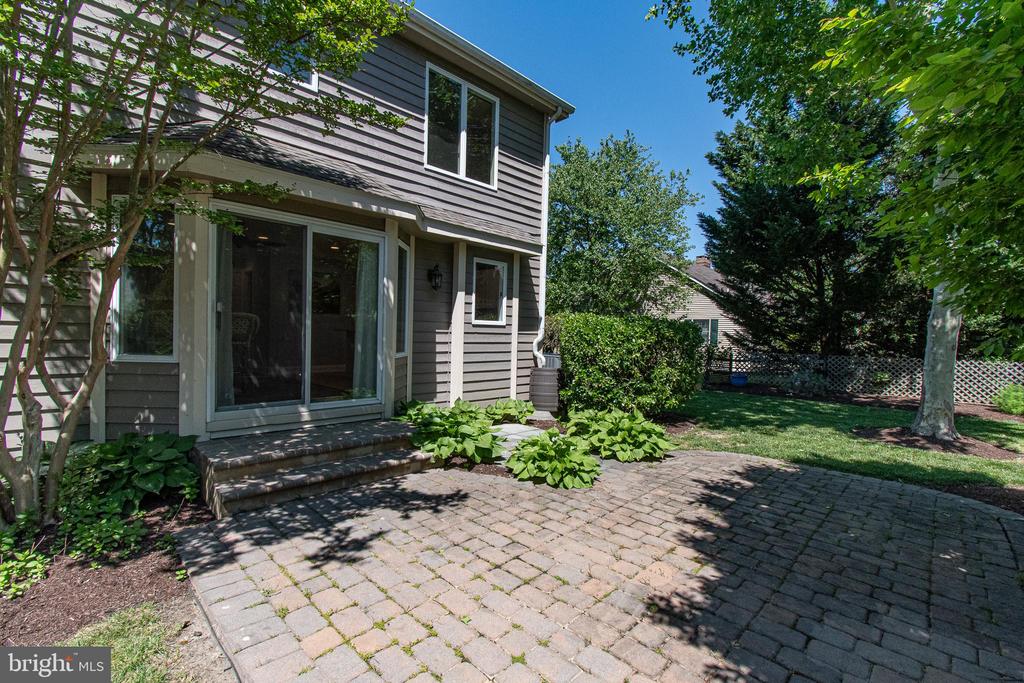 102 JACKS POINT ROAD