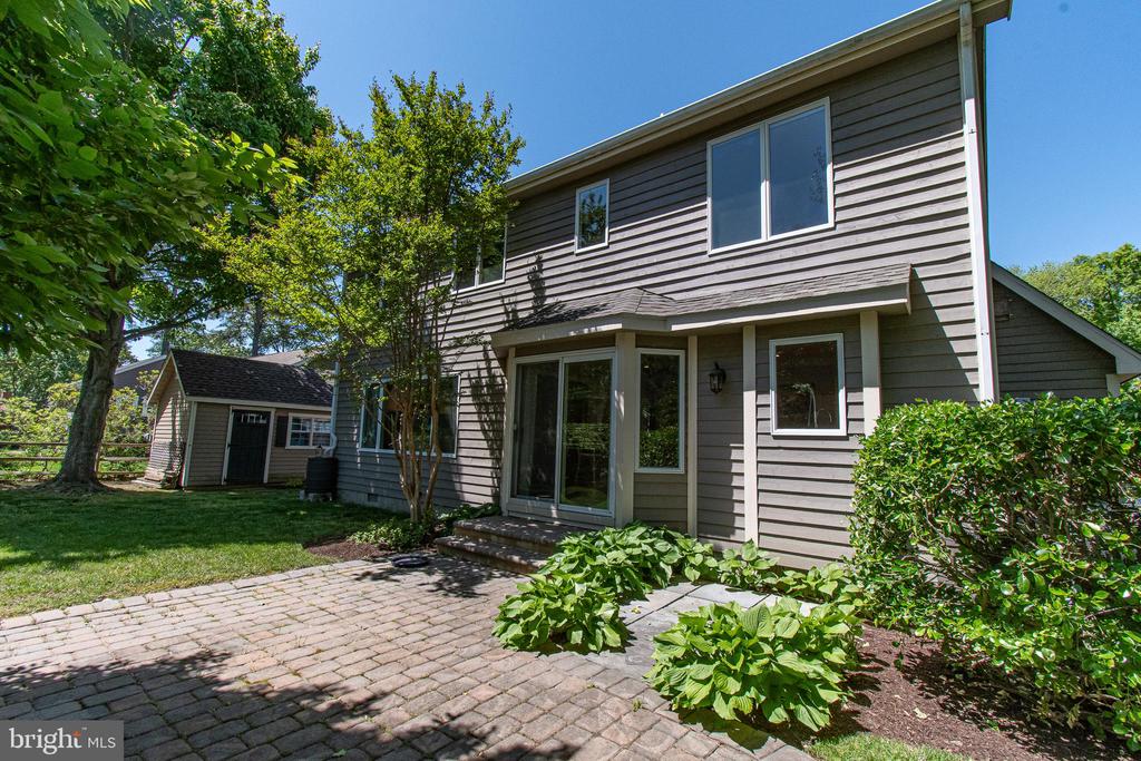 102 JACKS POINT ROAD