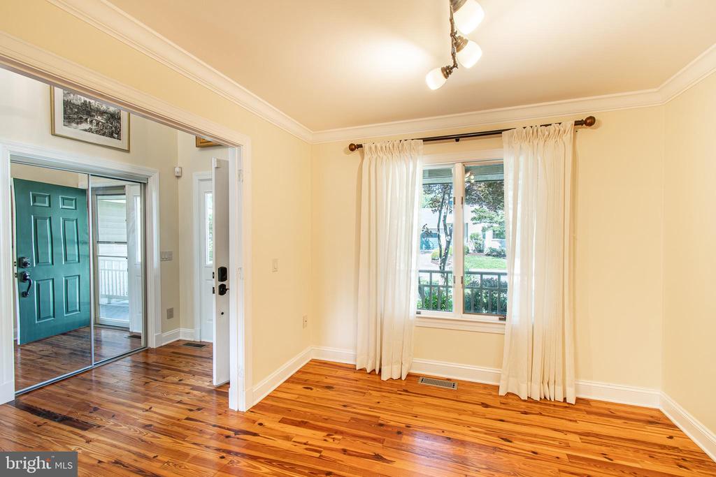 102 JACKS POINT ROAD