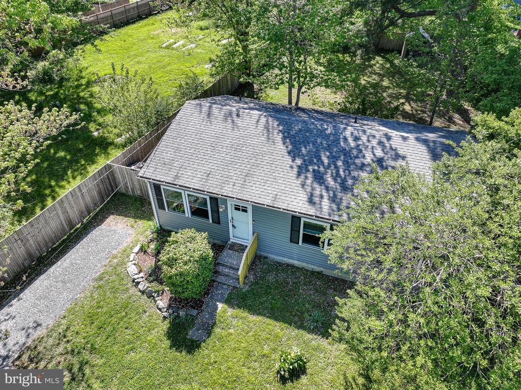 101 BROOKS LANE