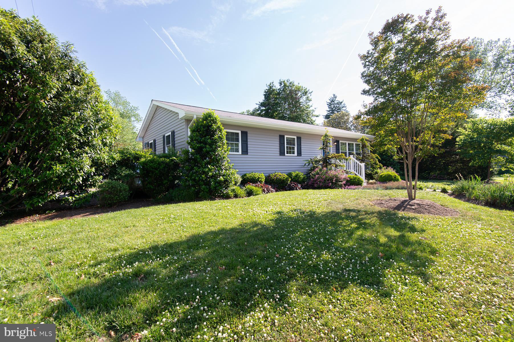 412 SALMON AVE