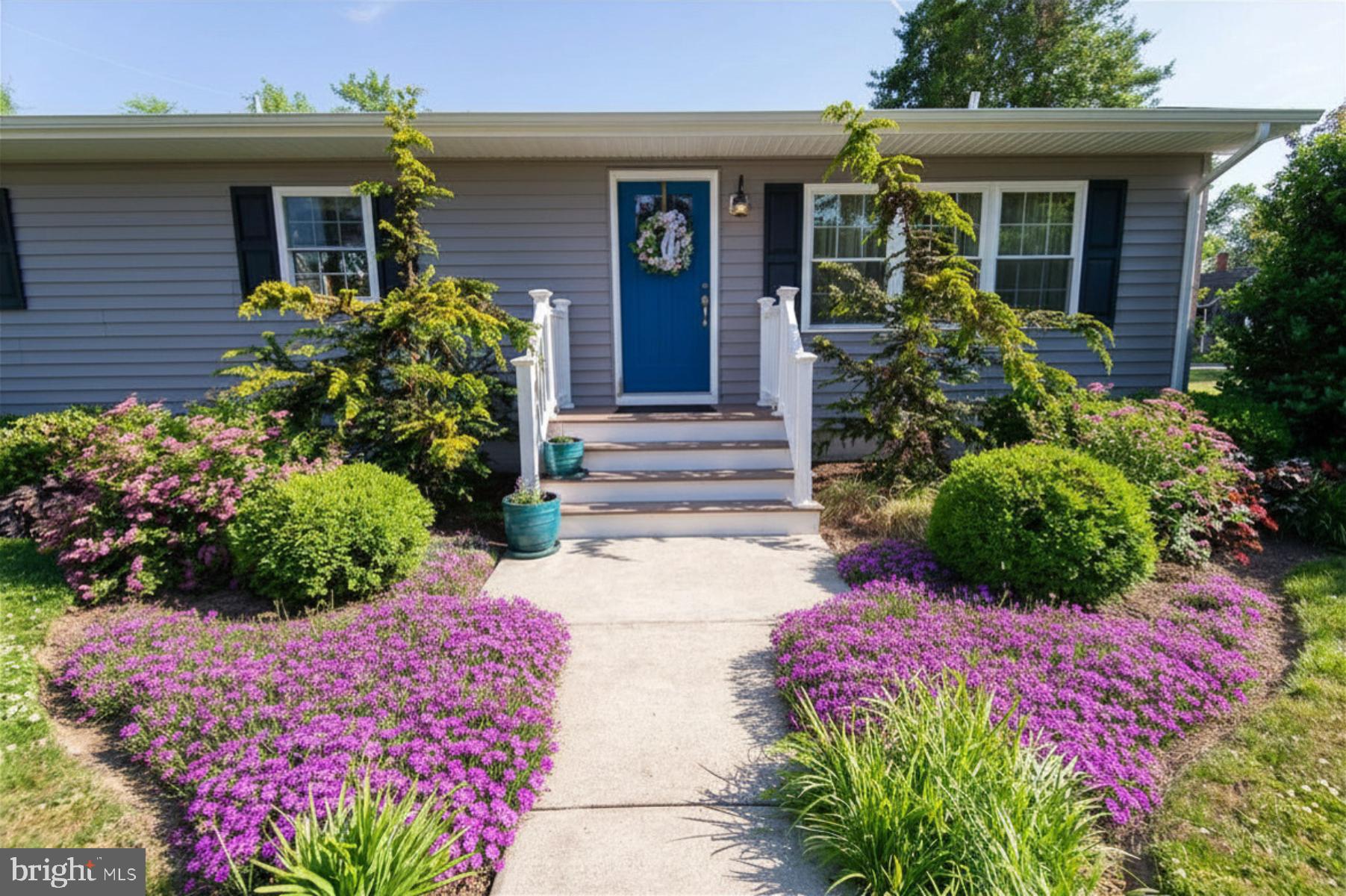 412 SALMON AVE