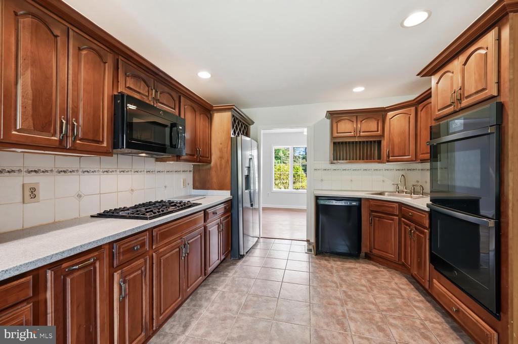 9251 MALLARD POINT COURT