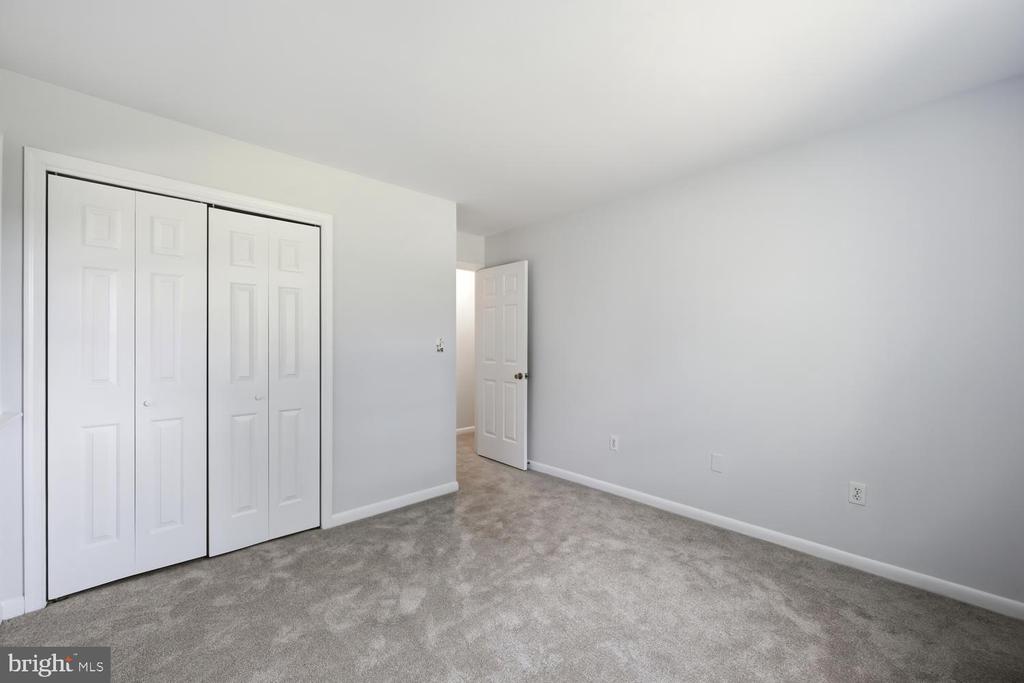 9251 MALLARD POINT COURT