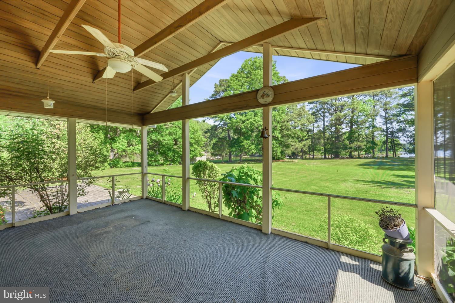 9251 MALLARD POINT COURT