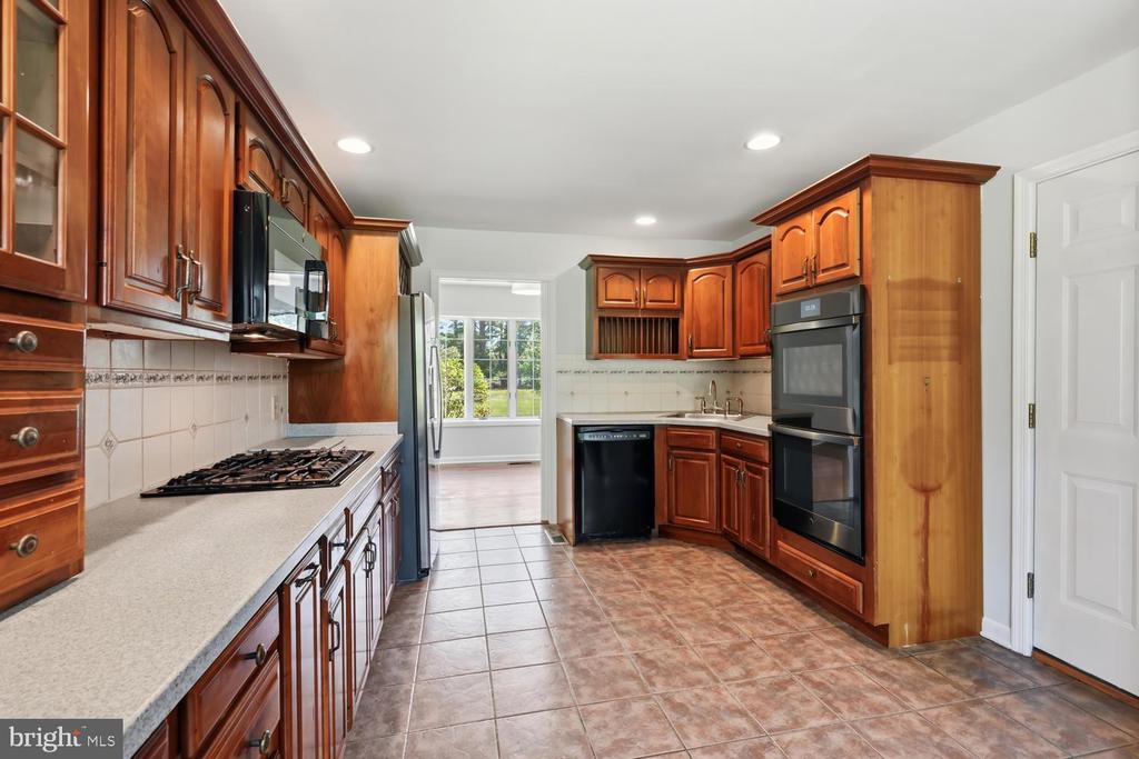 9251 MALLARD POINT COURT