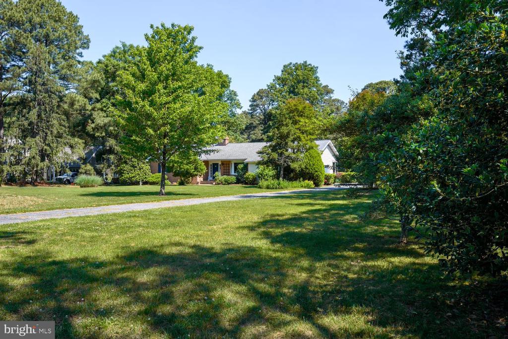 9251 MALLARD POINT COURT