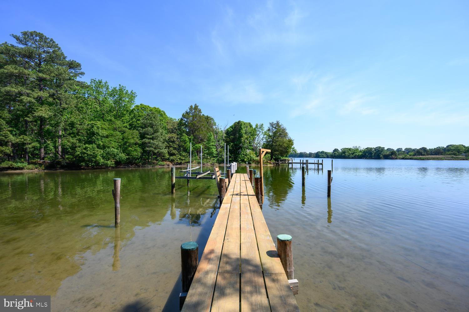 9251 MALLARD POINT COURT