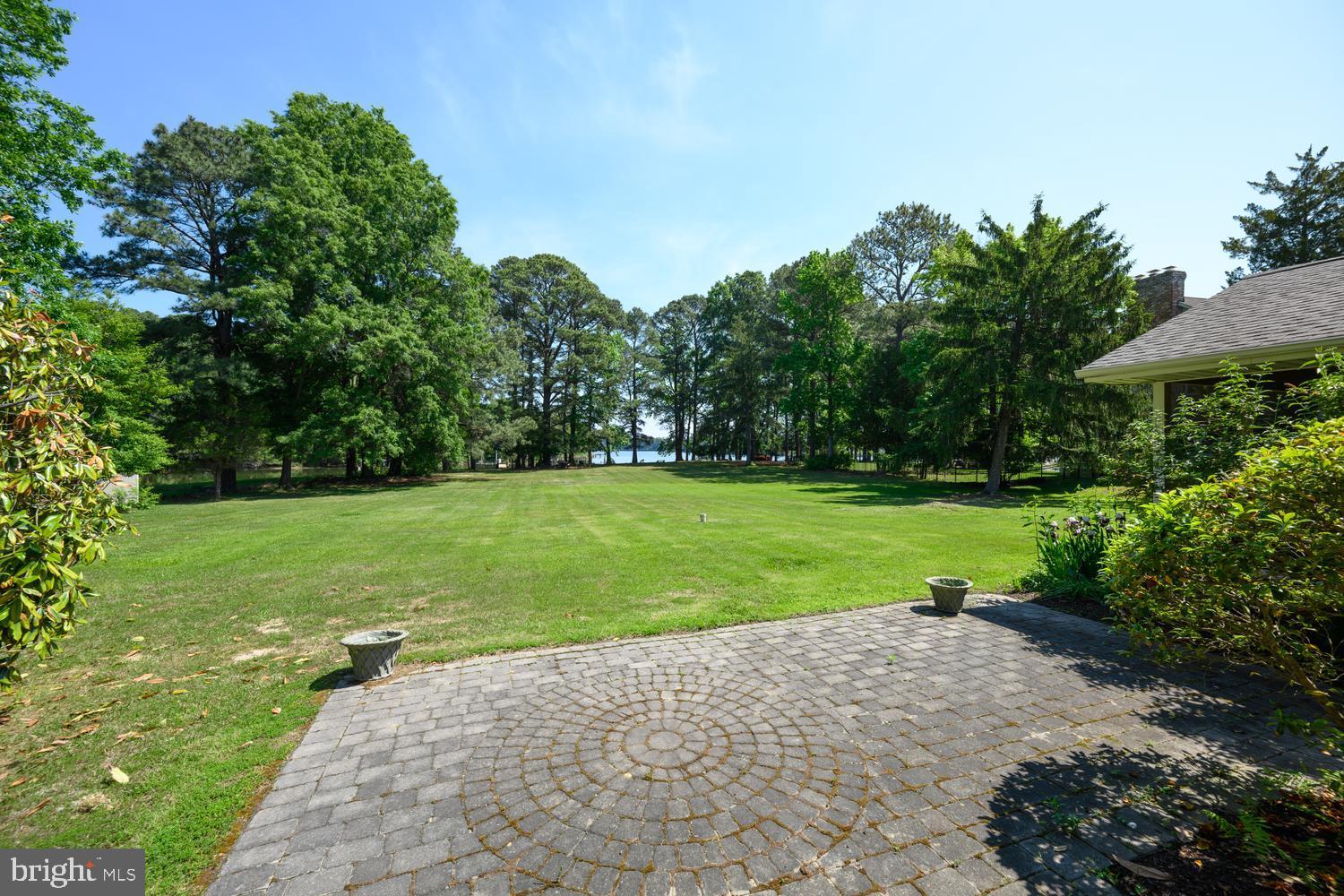 9251 MALLARD POINT COURT