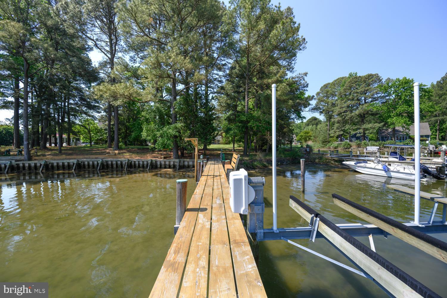 9251 MALLARD POINT COURT