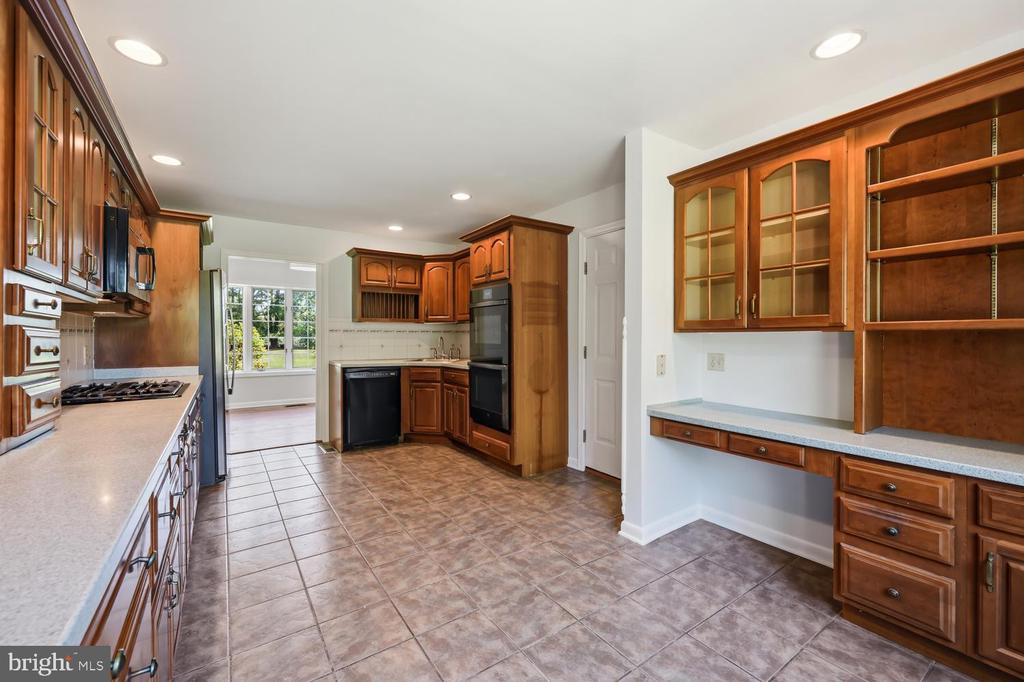 9251 MALLARD POINT COURT