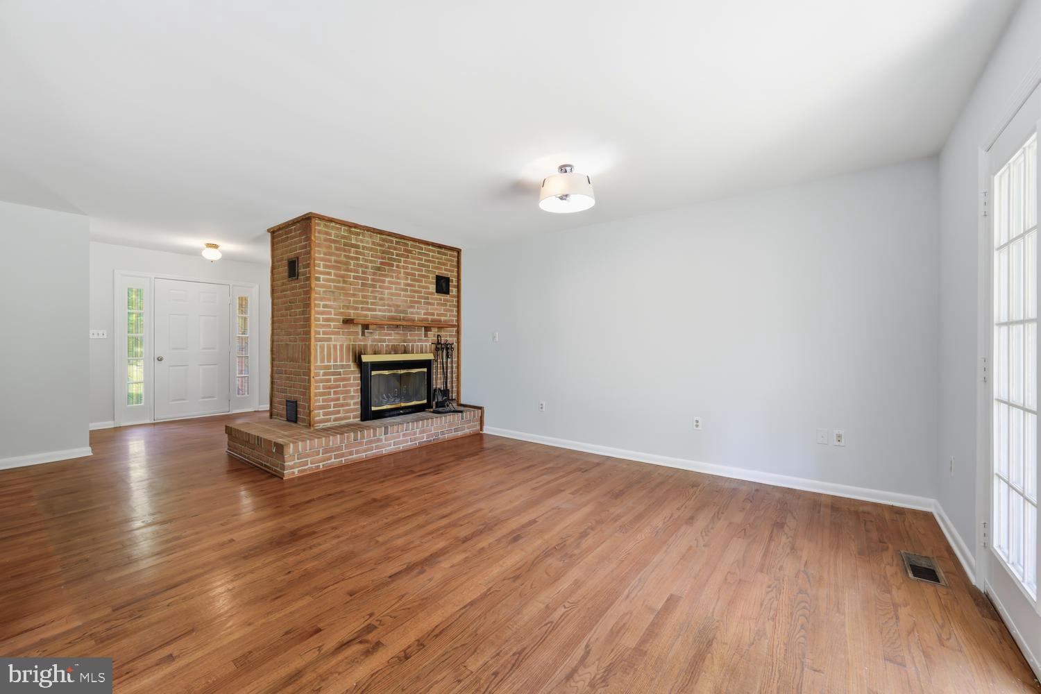 9251 MALLARD POINT COURT