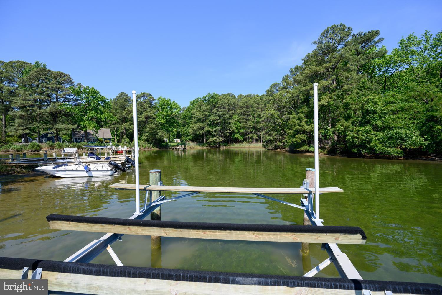 9251 MALLARD POINT COURT