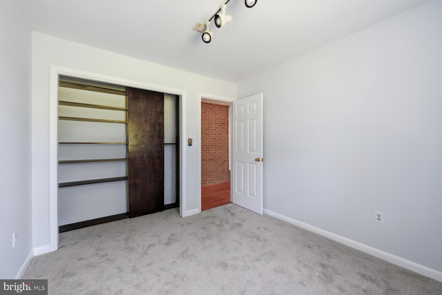 9251 MALLARD POINT COURT