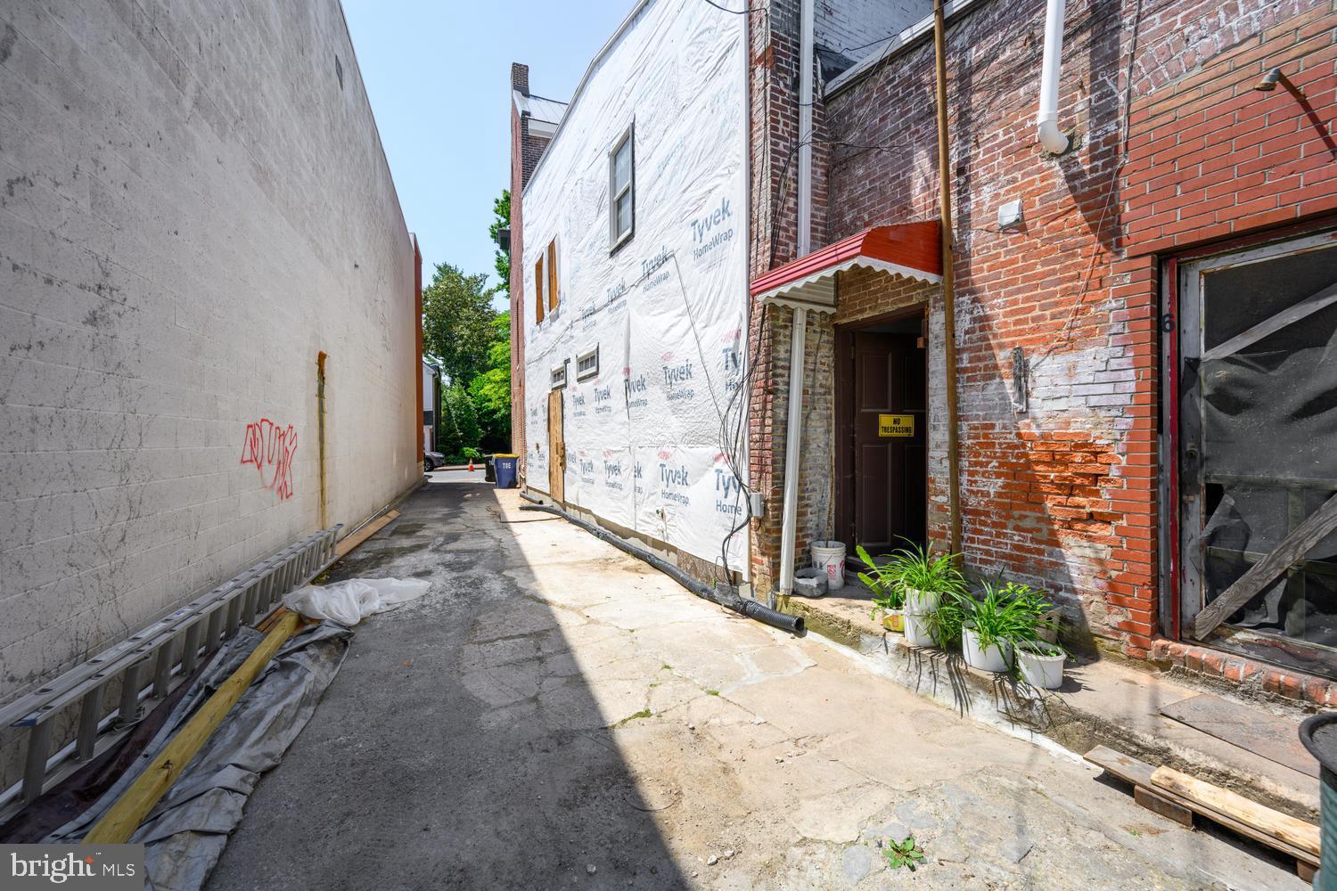 6 N WASHINGTON STREET