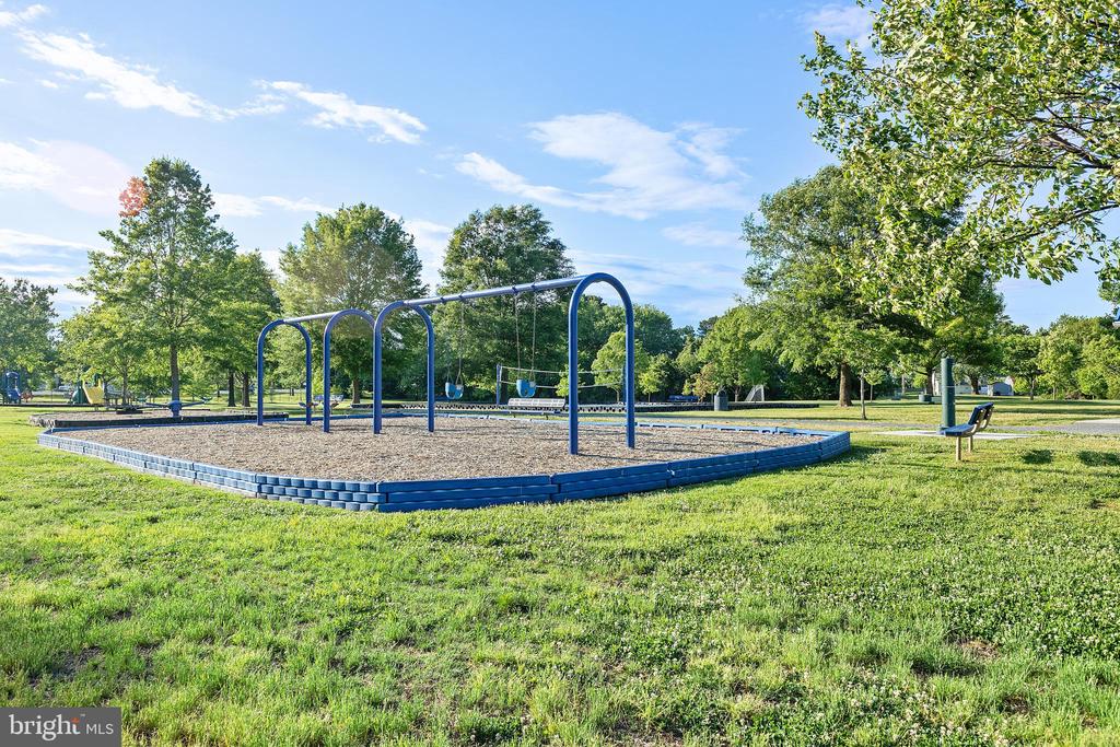 225 BETHUNE DRIVE