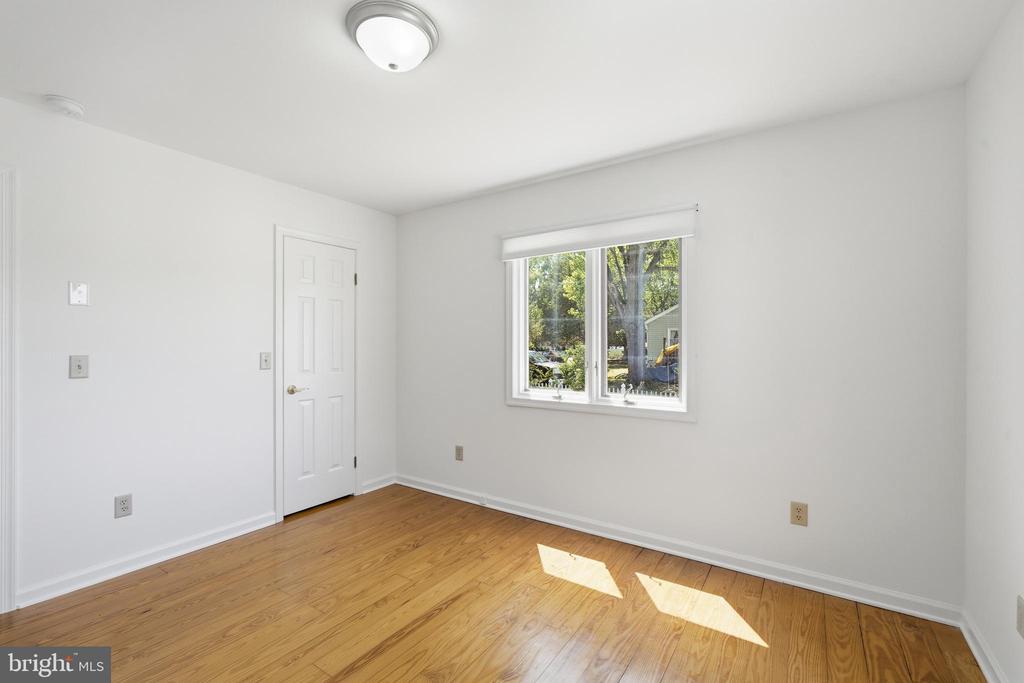 105 PIER STREET E