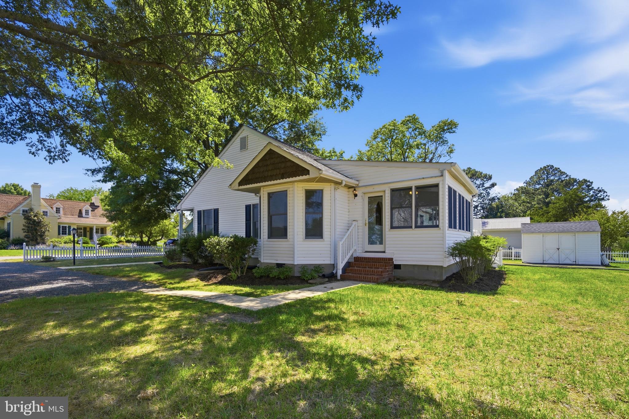 105 PIER STREET E