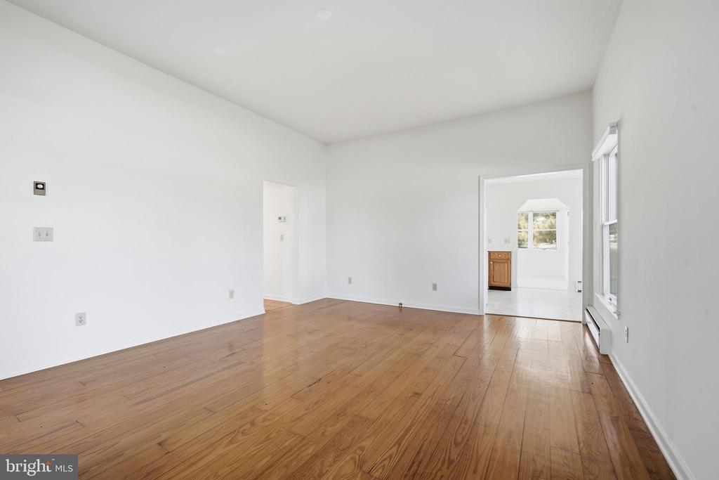 105 PIER STREET E