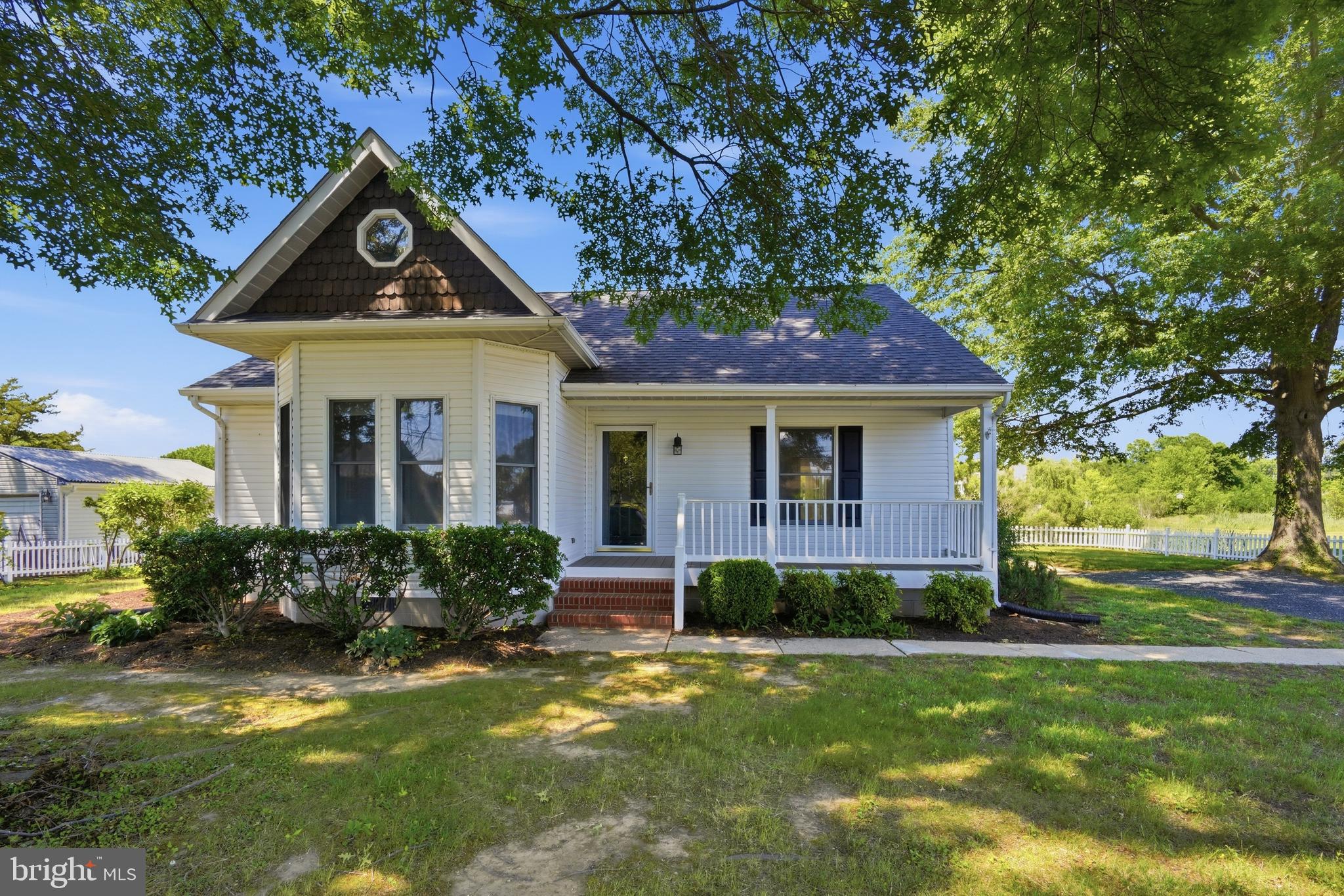 105 PIER STREET E