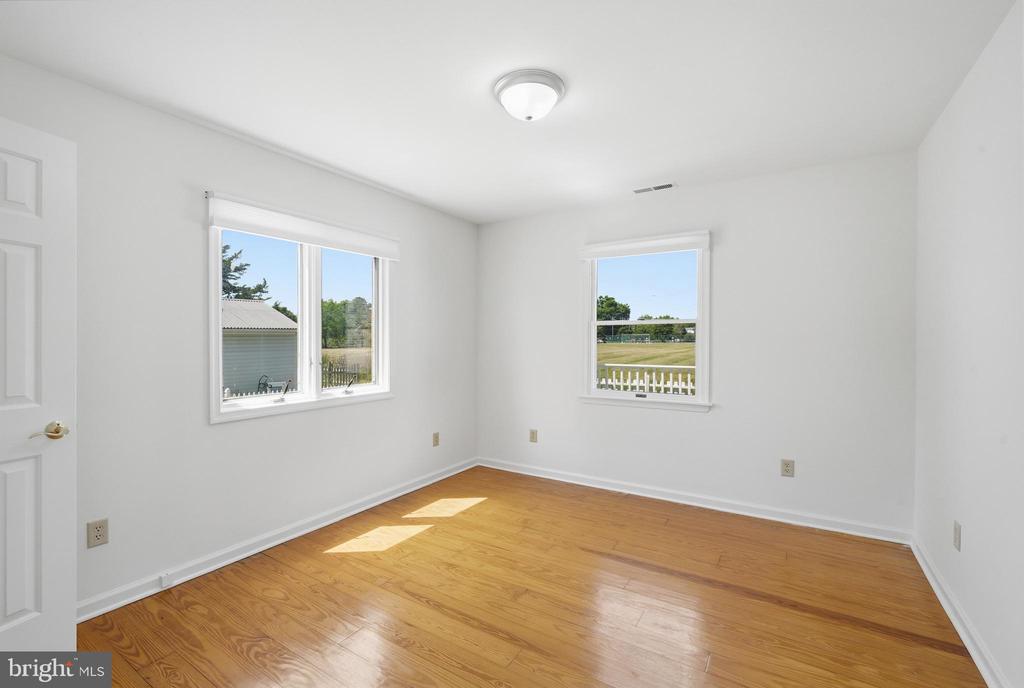 105 PIER STREET E