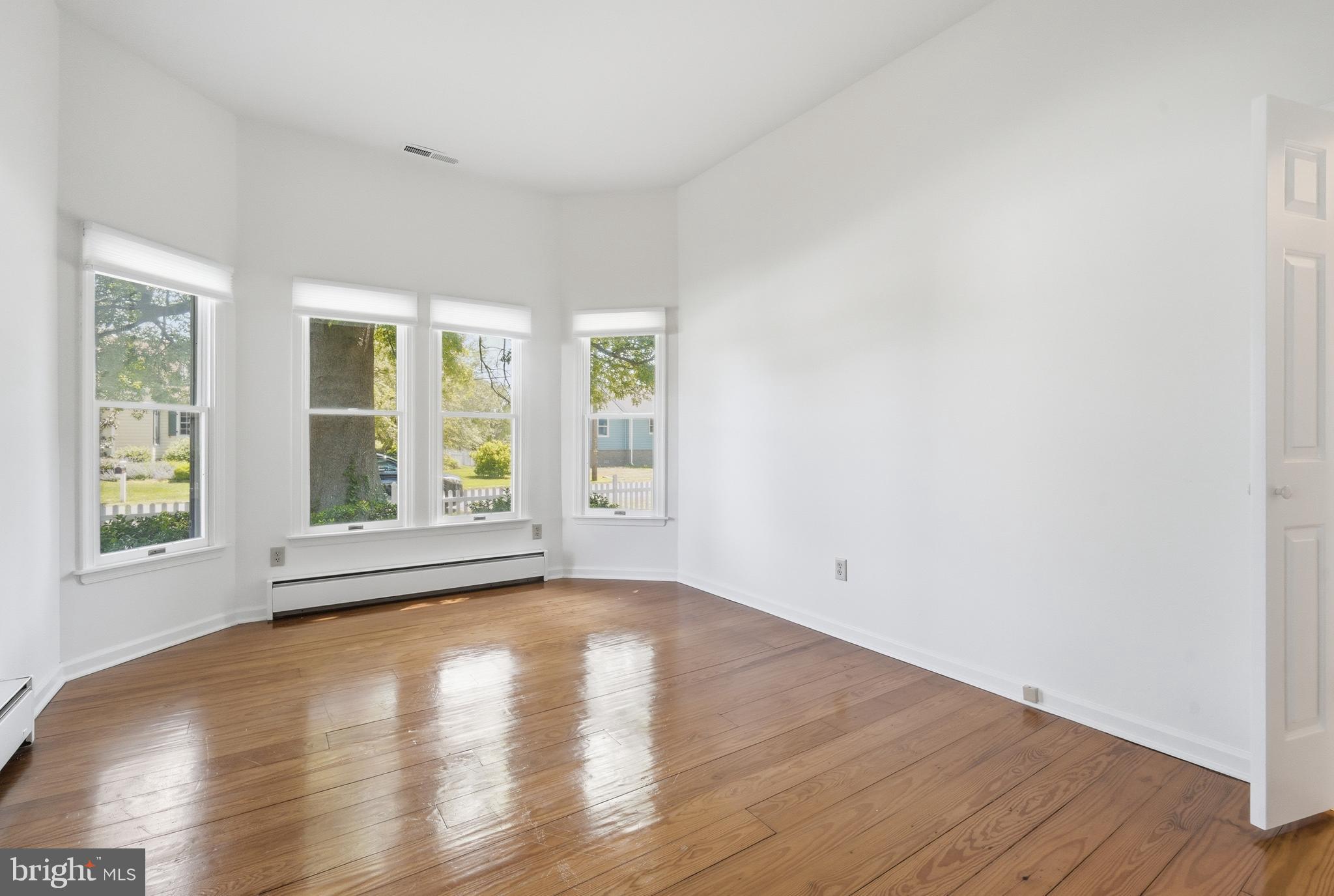 105 PIER STREET E