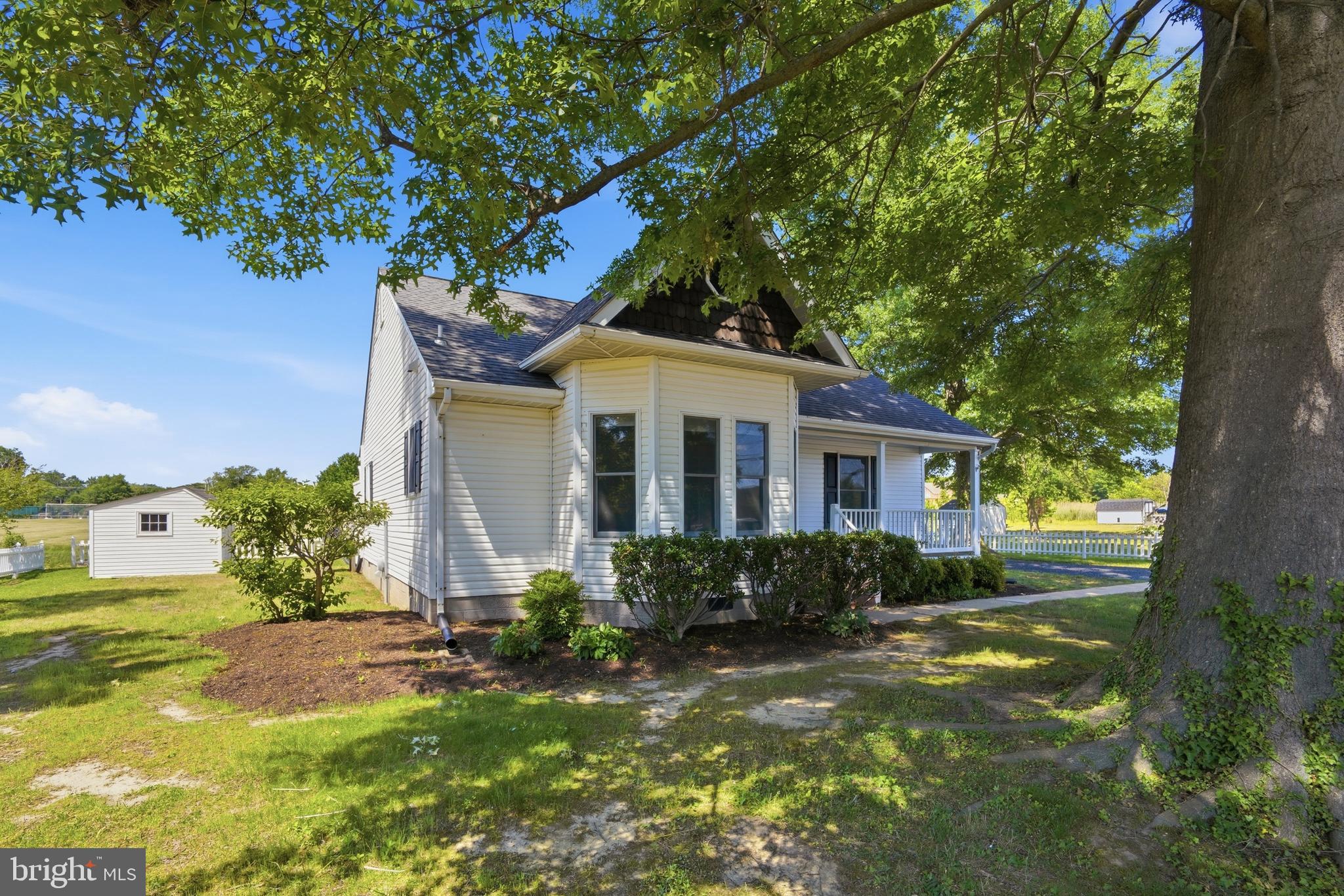 105 PIER STREET E
