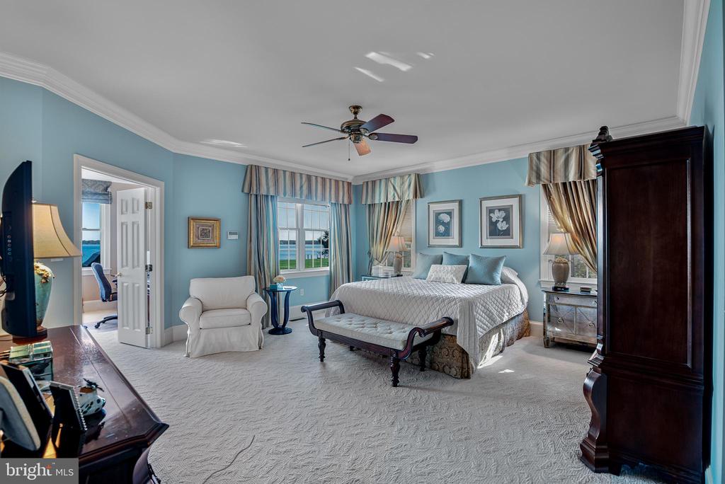 24678 NEW POST ROAD