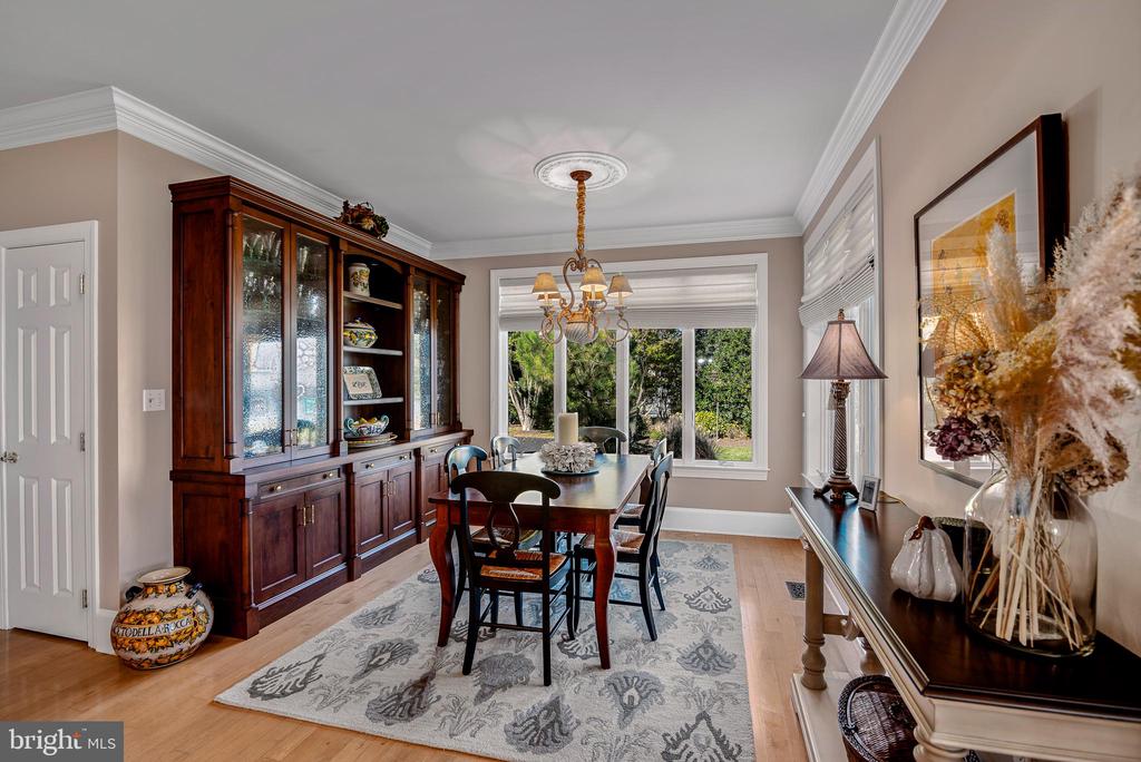 24678 NEW POST ROAD