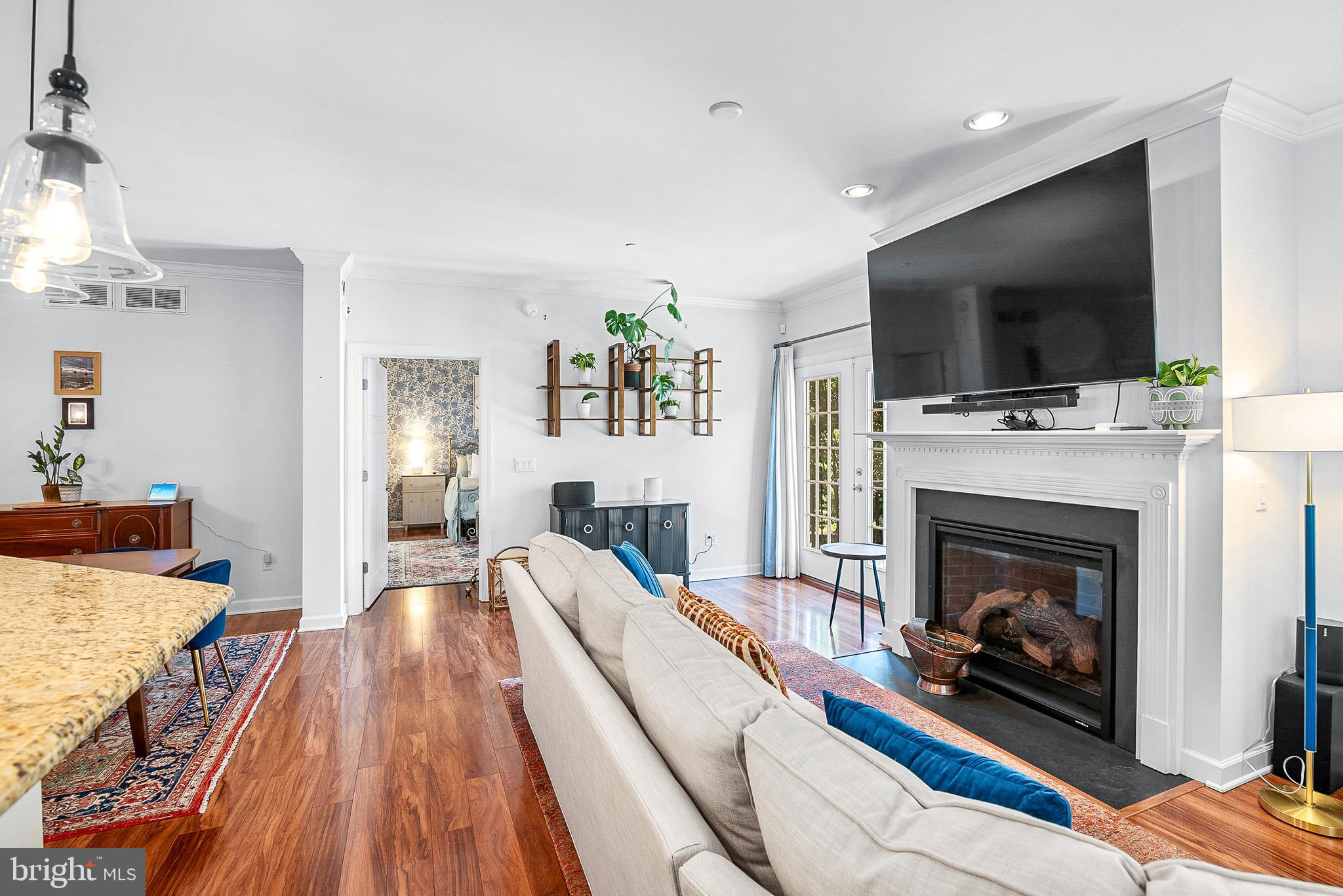 109 W MARENGO STREET
