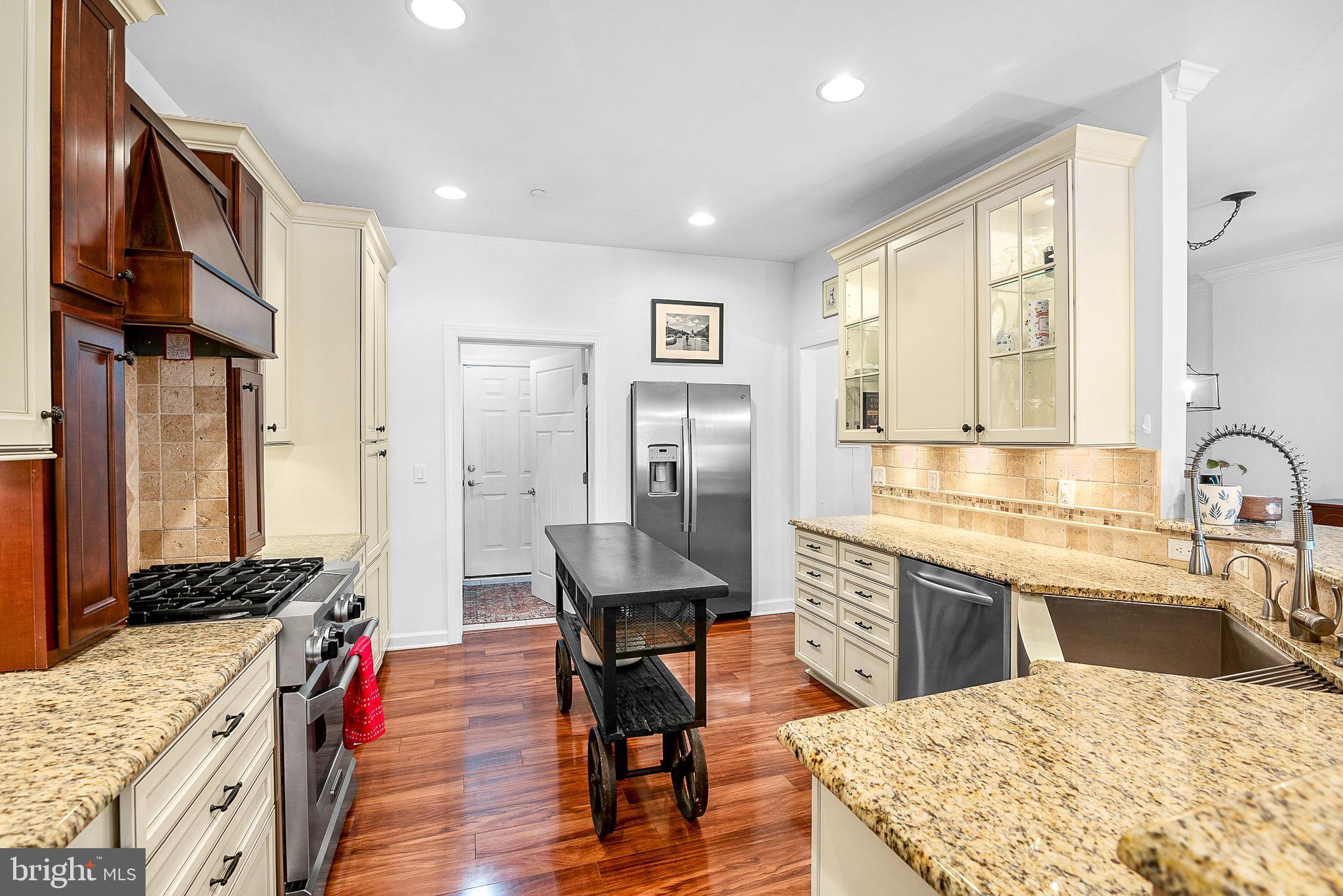 109 W MARENGO STREET